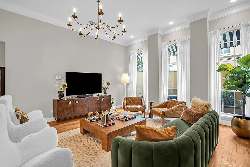 2 bed, 1600 sqft, $4,500 — Photo 1