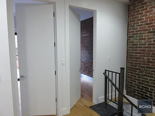 Rented by Bond New York | media 86