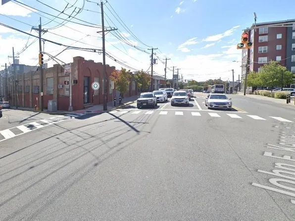 5620 Kennedy Boulevard image 1 of 2