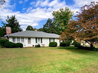 135 Hatton Ave, Kilmarnock, VA 22482