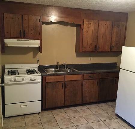 5th image of 59 Evergreen Ln APT 12