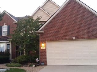 600 Wade Ct, Rochester Hills, MI 48307