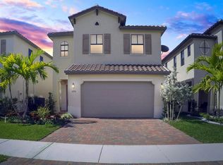 3250 W 97th St, Hialeah, FL 33018