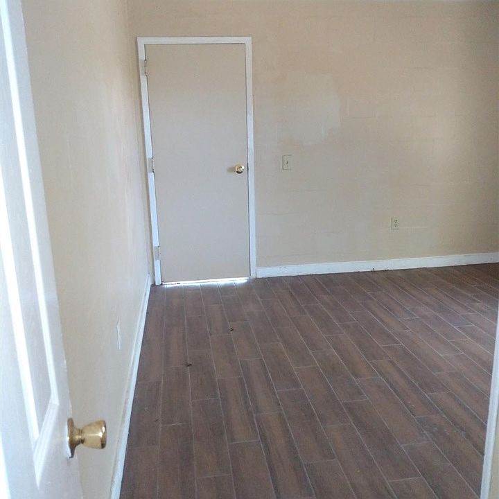 1st image of 1280 Saxon Ave