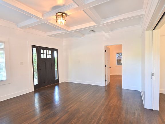 5th image of 2214 Elsinore St #1145