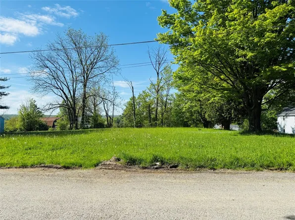 229 Lemon St, Corry, PA 16407