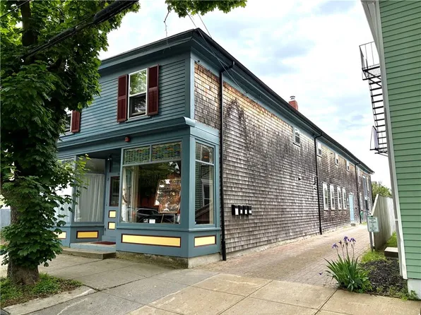 30 Bradford St, Bristol, RI 02809
