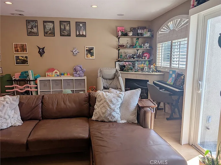328 E Imperial Ave #6 — Photo 4