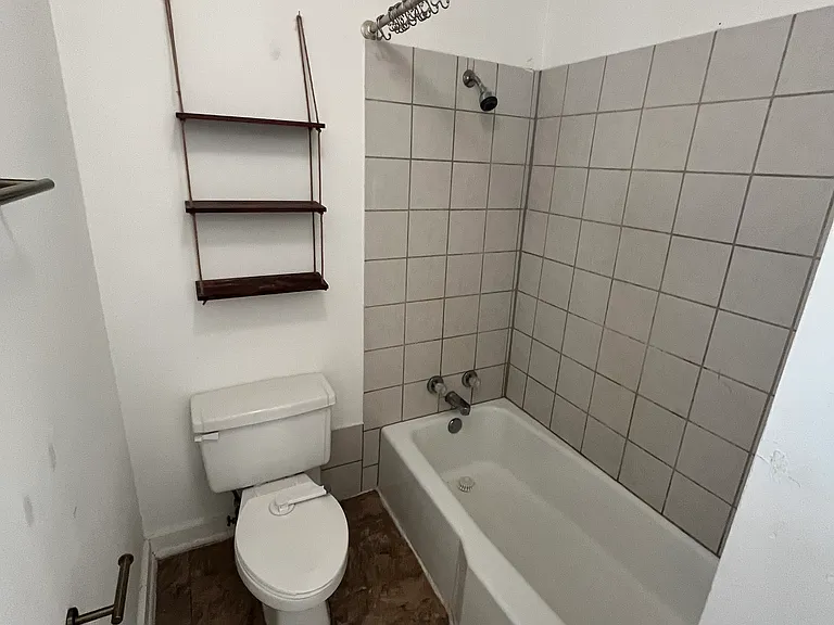 1331 Franklin St — Photo 9