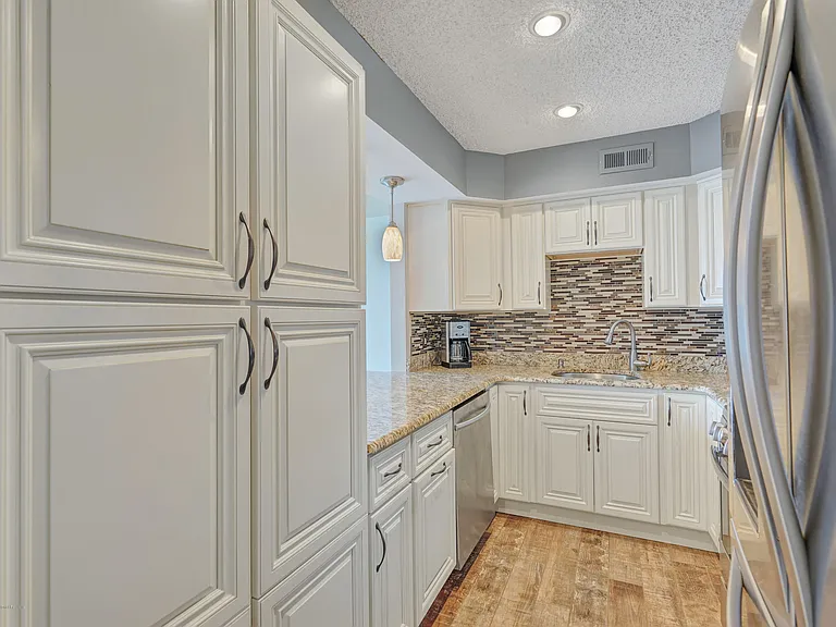 42 Hamilton Ave #B11 — Photo 13