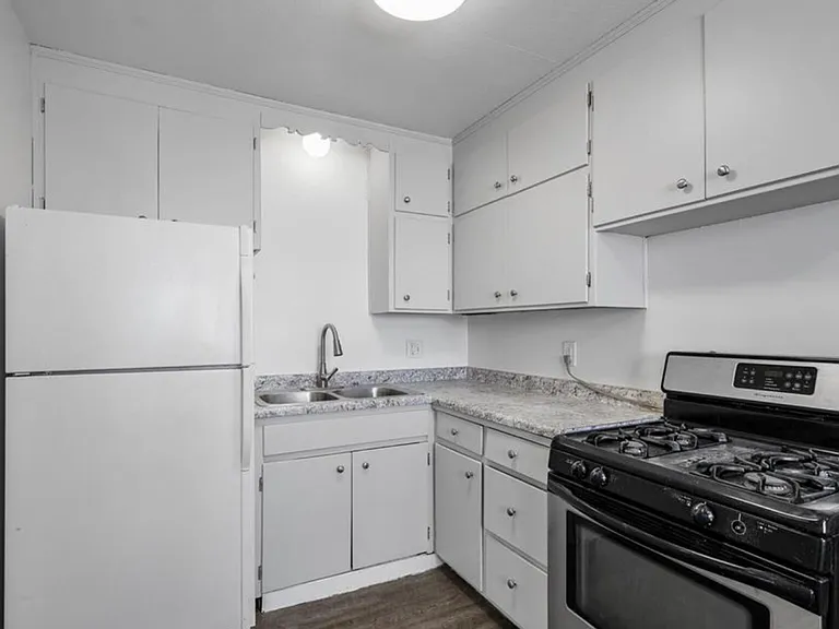 2818 East 31st Street — Photo 9