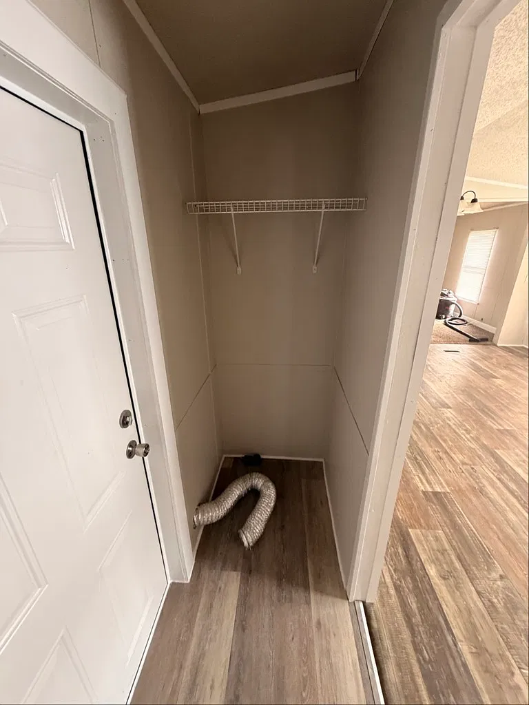 Charming Unit in Downtown Pierce City — Photo 3