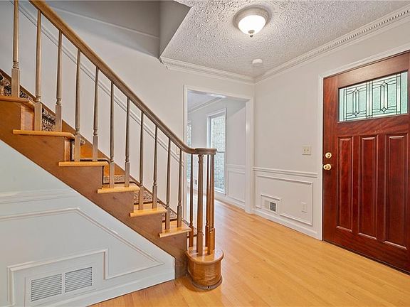 5th image of 2390 Prince Howard Way