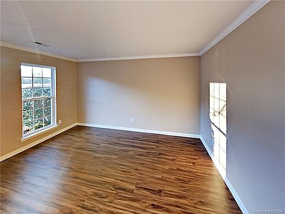 4th image of 519 Ebony Point Dr