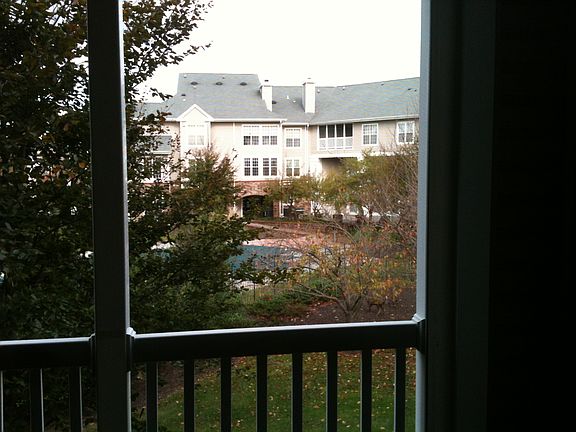 3rd image of 602 Squire Ln Unit G