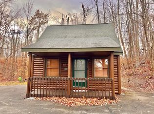 2344 Cabin Cv, Gaylord, MI 49735