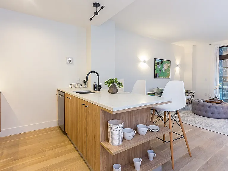 25 Bruckner Blvd #4L — Photo 3