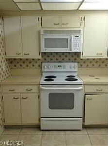 2nd image of 2109 Wooster Rd #11