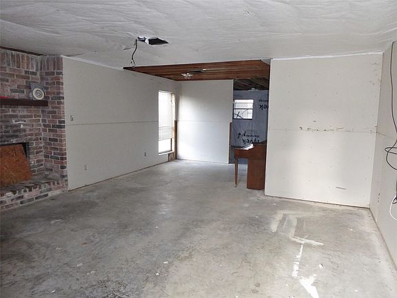 3rd image of 19202 Cypress Harbor Dr