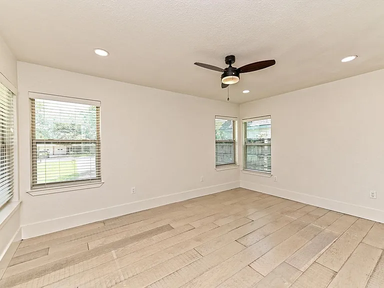 11800 Tedford St — Photo 18