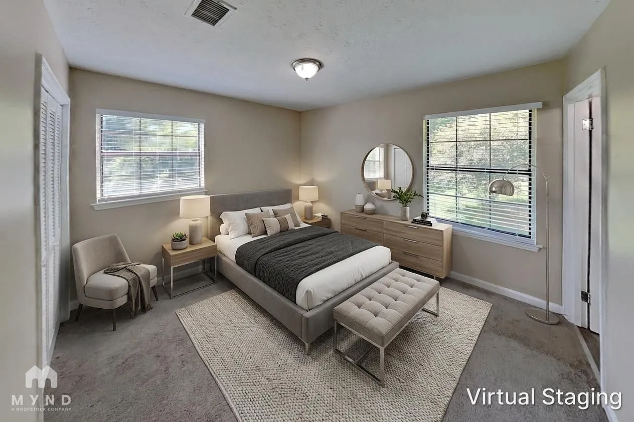 3 bed, 2.0 bath, 1002 sqft, $1,699 — Photo 3