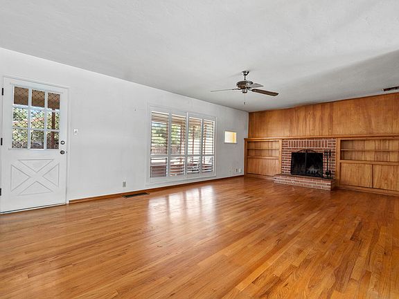 4th image of 2436 W Cambridge Avenue