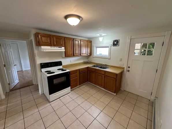 14 Roebuck Ave, Saco, ME