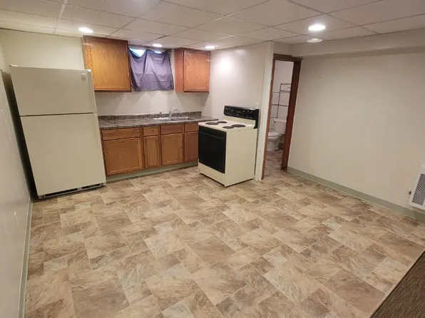 925 Madison St #3, Vermillion, SD 57069