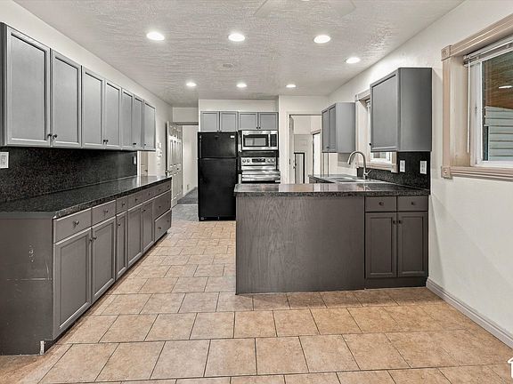 4th image of 252 W 4900th St S