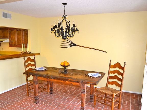 4th image of 4585 Foxenwood Ln