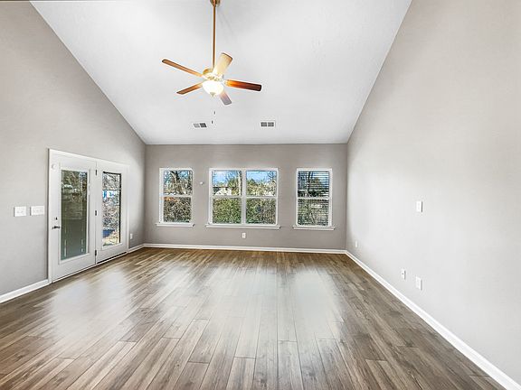3rd image of 311 Longhorn Dr
