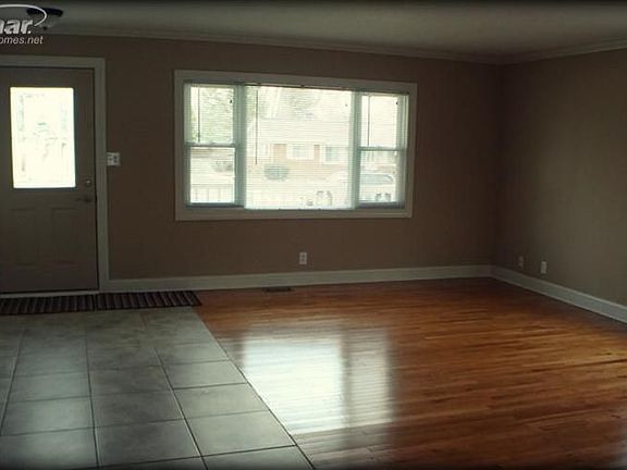 2nd image of 5326 Greenleaf Dr