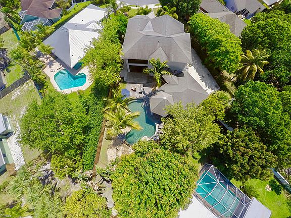 2nd image of 813 Summerwood Dr