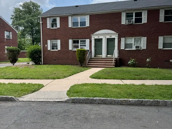 21 Carolyn Ter #B, Roselle, NJ 07203