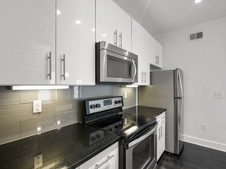 Floor Plan 2 Stainless Steel Appliances | Apartments Conroe TX | The Towers Woodland Floor Plan 2 Stainless Steel Appliances | Apartments Conroe TX | The Towers Woodland