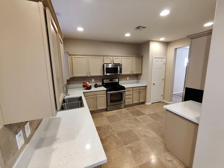 6938 Diver Ave — Photo 16