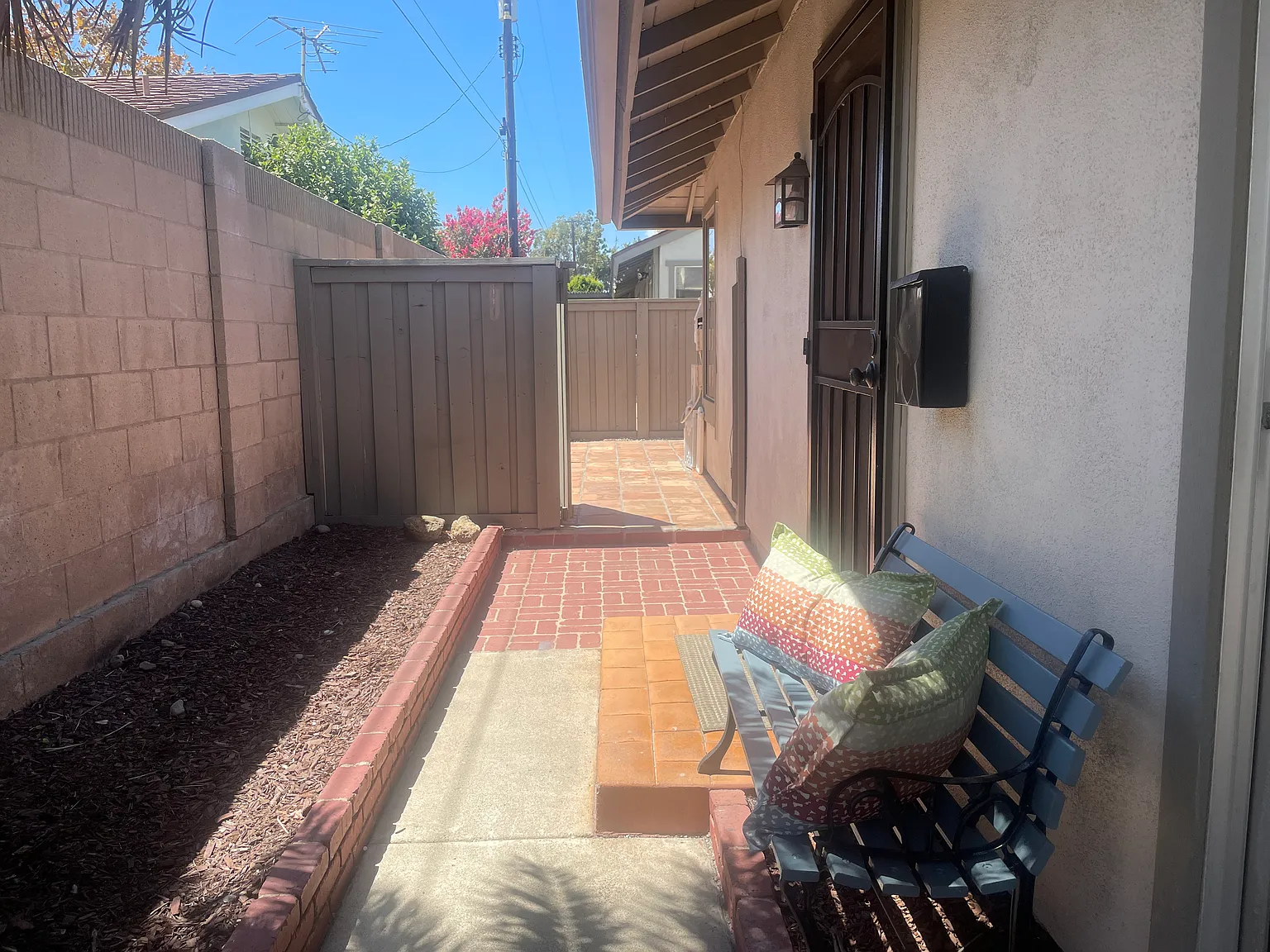 Paseo Corto, Tustin — Photo 1