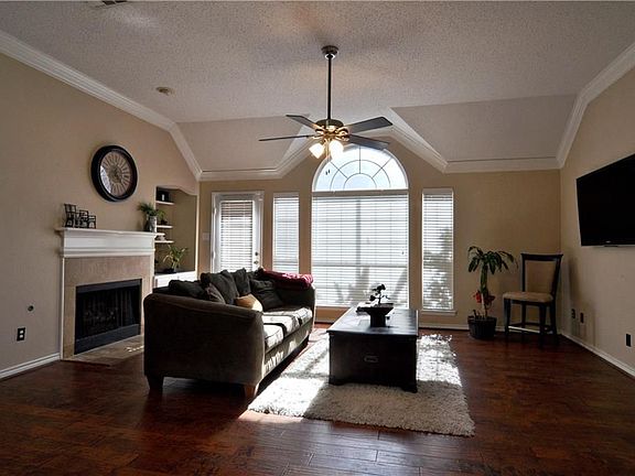3rd image of 8718 Saddlehorn Dr