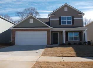 2528 Walnut Forest Dr, Charlotte, NC 28216