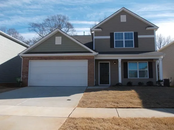 2528 Walnut Forest Dr, Charlotte, NC 28216