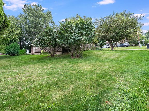 2nd image of 1209 8th St E