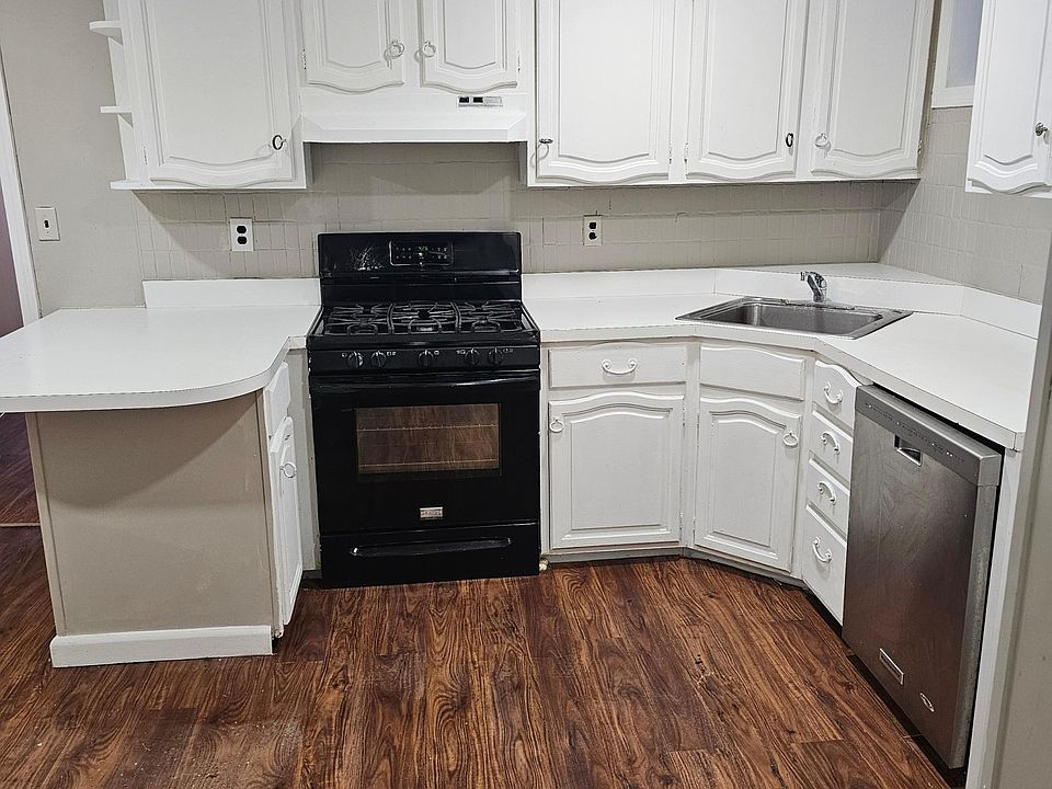 1st image of 1608 3rd Ave #1