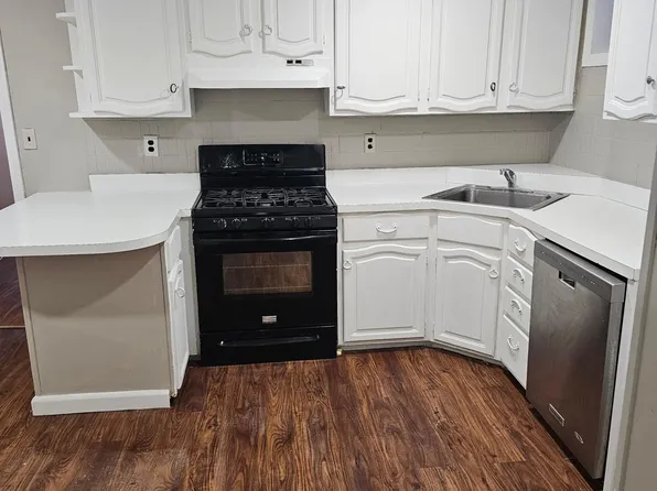 1608 3rd Ave #1, Watervliet, NY 12189
