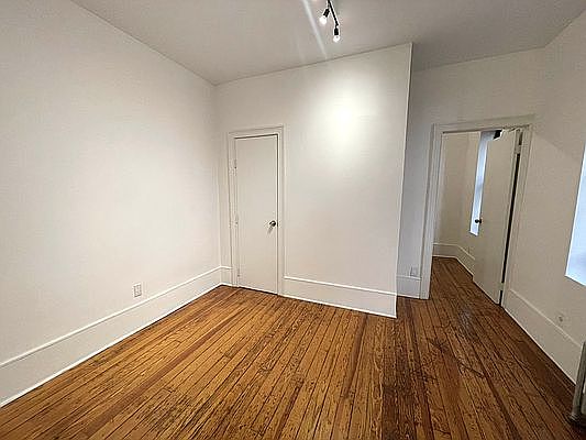 5th image of 336 E 13th St APT D4