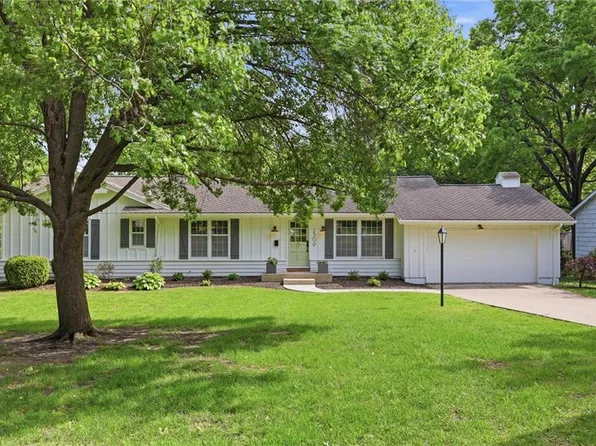2309 W 104th St, Leawood, KS 66206