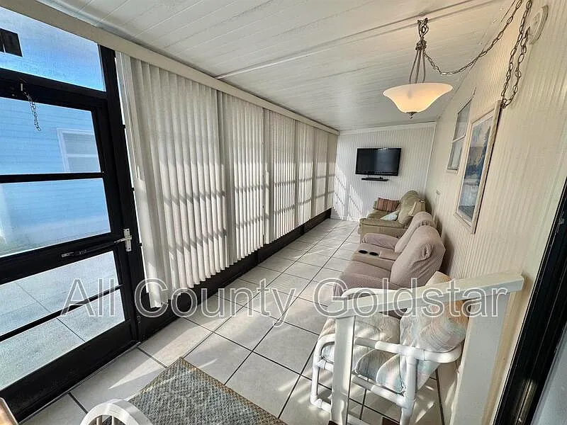 1 bed, 1.0 bath, $1,095 — Photo 3