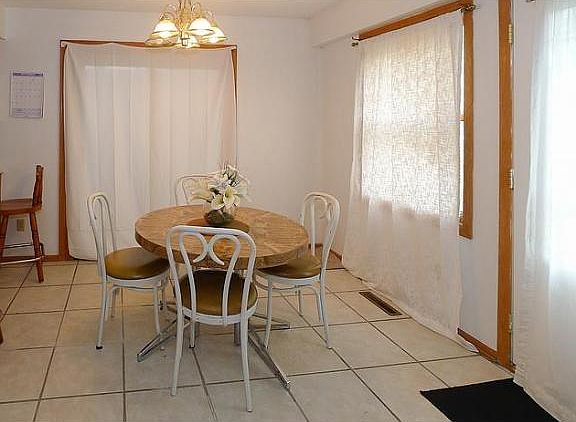 4th image of 447 Charles Ave