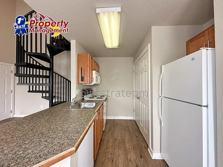 272 W Mallard Dr #207 — Photo 7