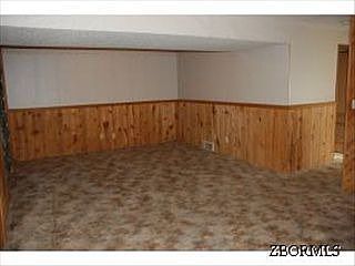 5th image of 339 Jonathan Ln