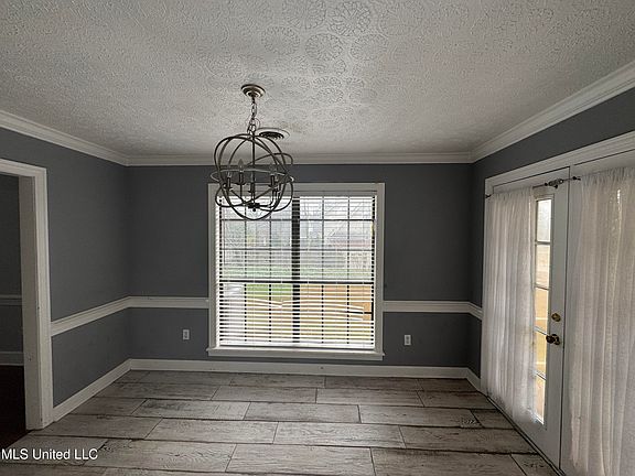 5th image of 105 Easthaven Dr